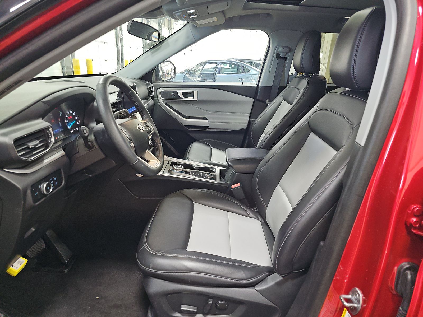 2023 Ford Explorer XLT AWD