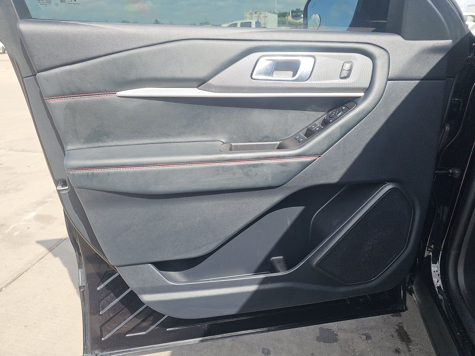 FORD EXPLORER - 10