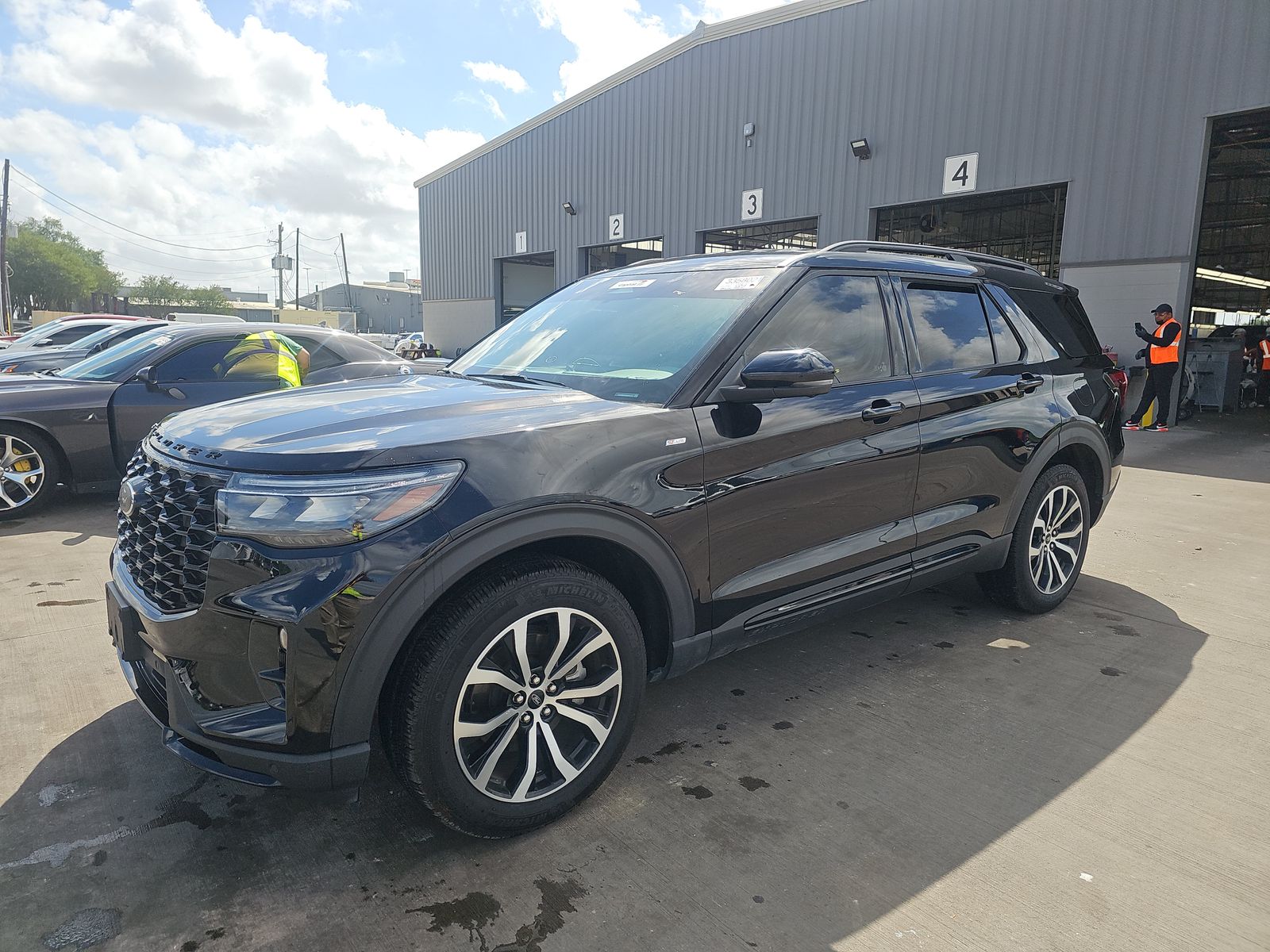 FORD EXPLORER - 1