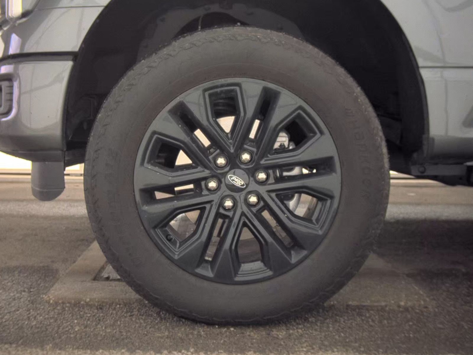 2025 Ford F-150 Lariat AWD