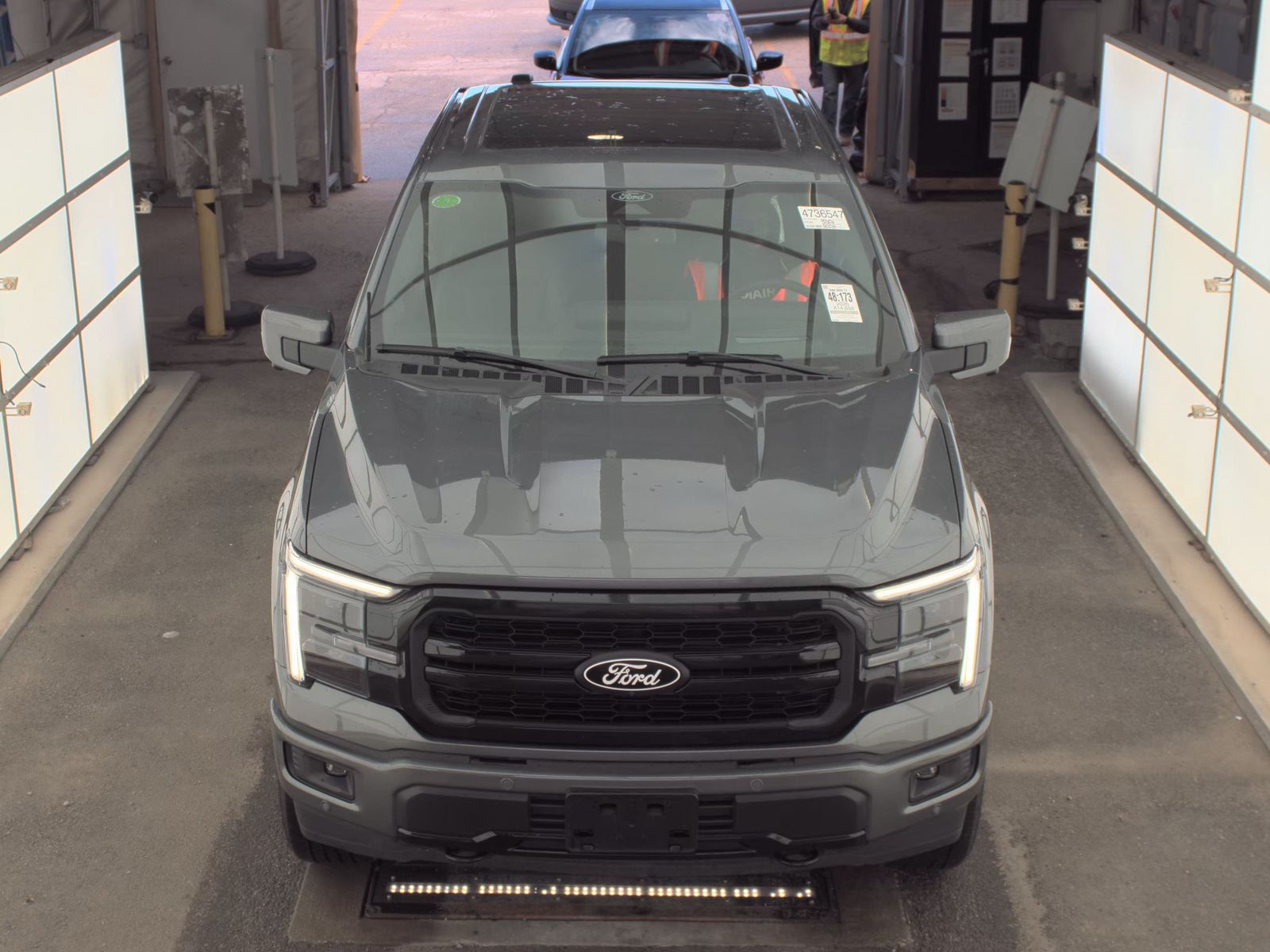 2025 Ford F-150 Lariat AWD