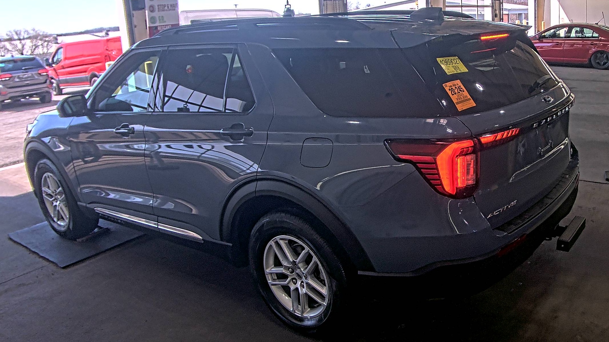 2025 Ford Explorer Active AWD