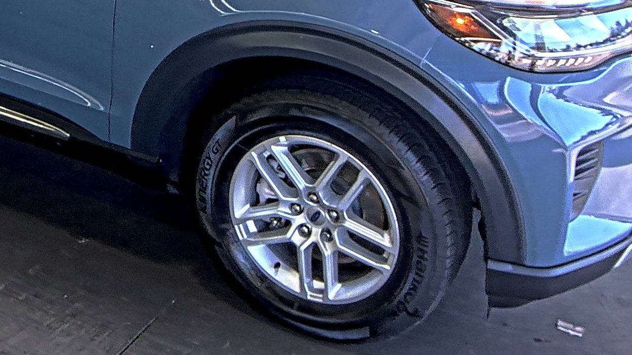 2025 Ford Explorer Active AWD