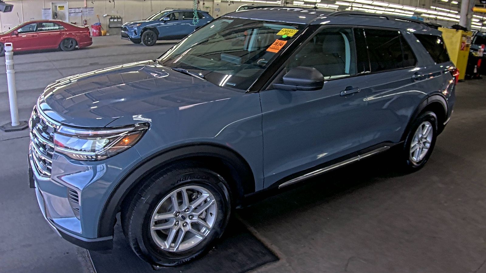 2025 Ford Explorer Active AWD