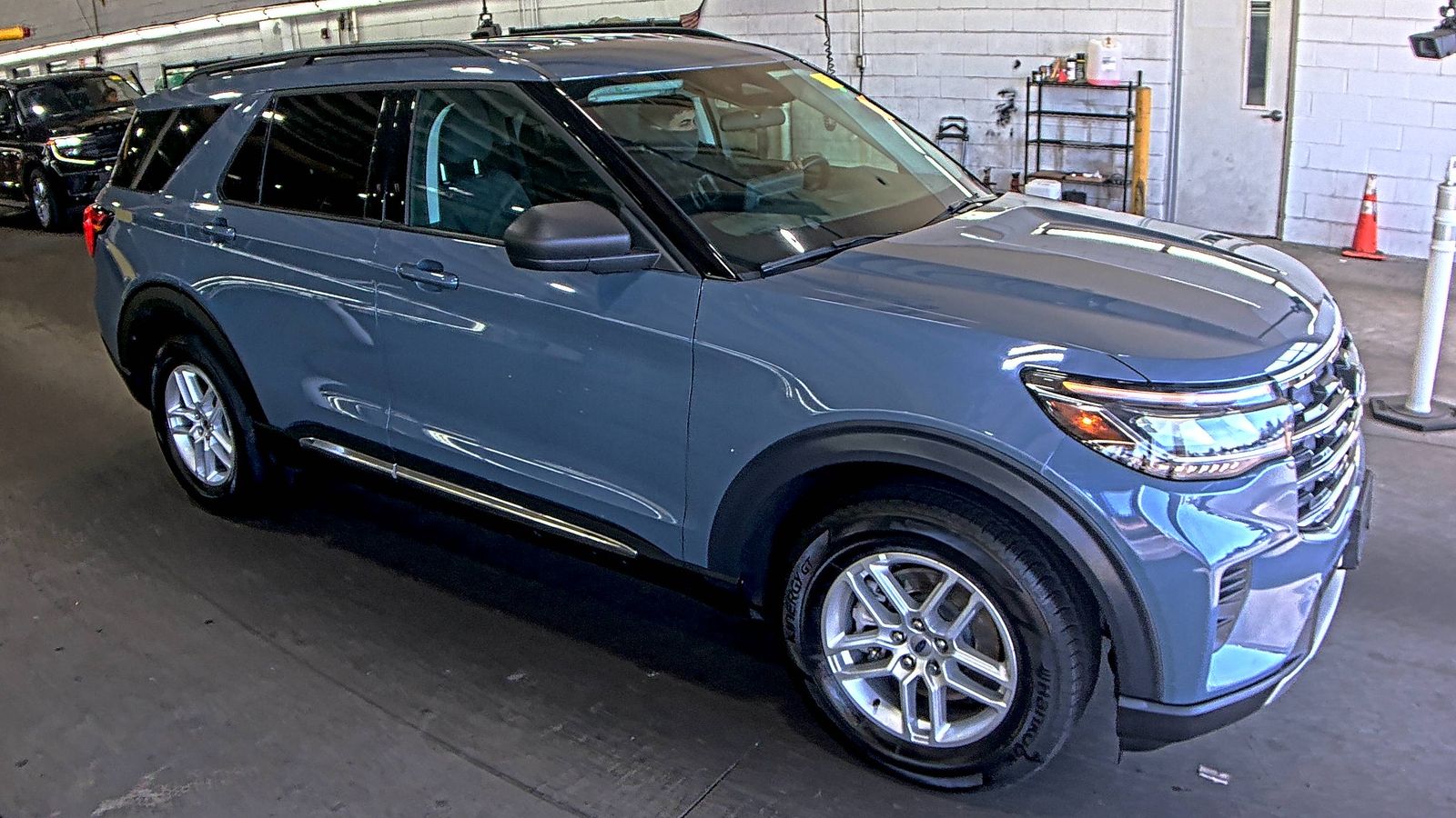 2025 Ford Explorer Active AWD