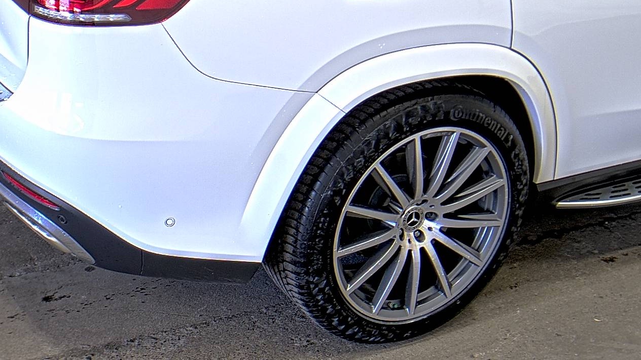 MERCEDES-BENZ GLS - 10