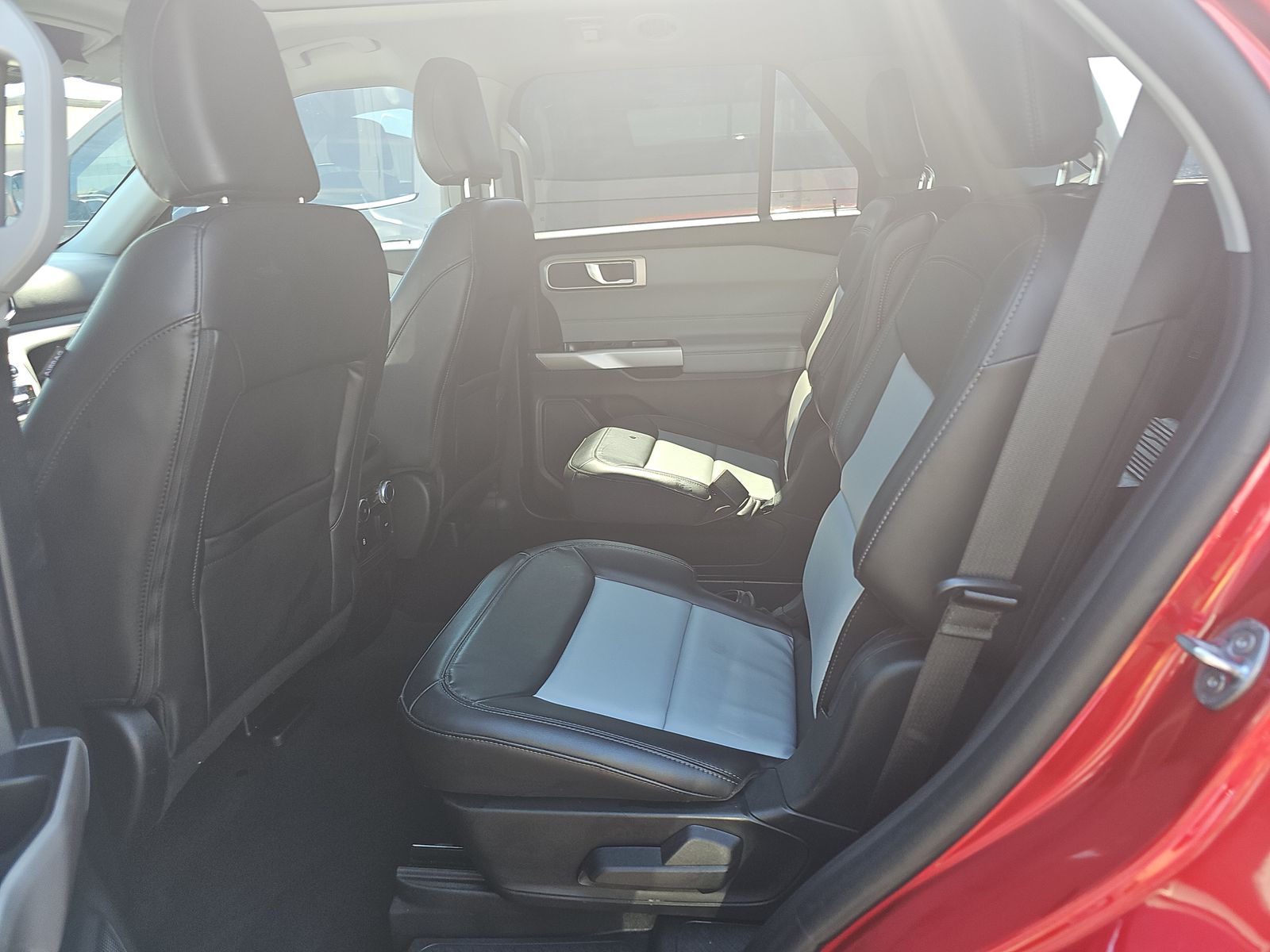 2023 Ford Explorer XLT AWD