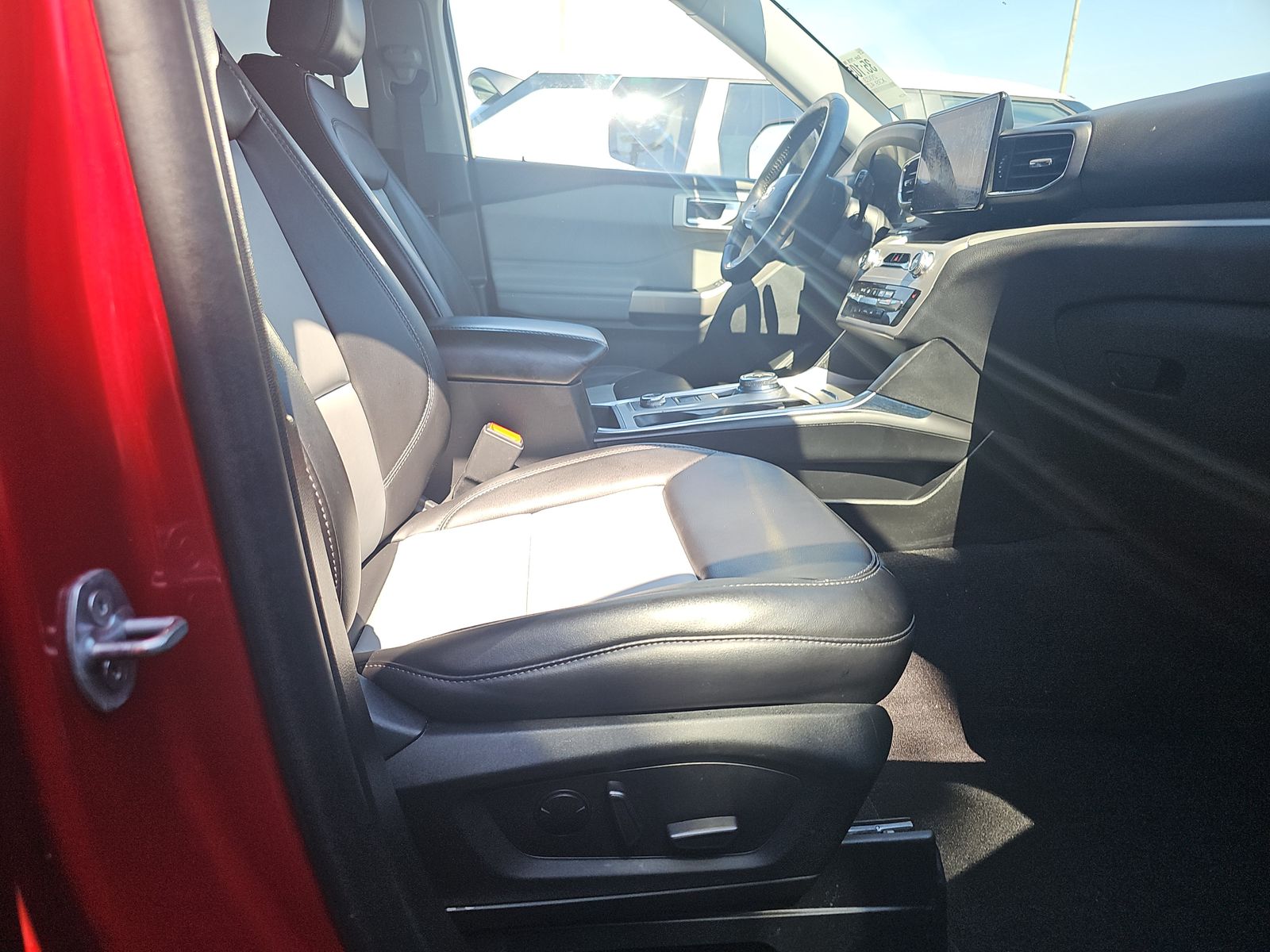 2023 Ford Explorer XLT AWD