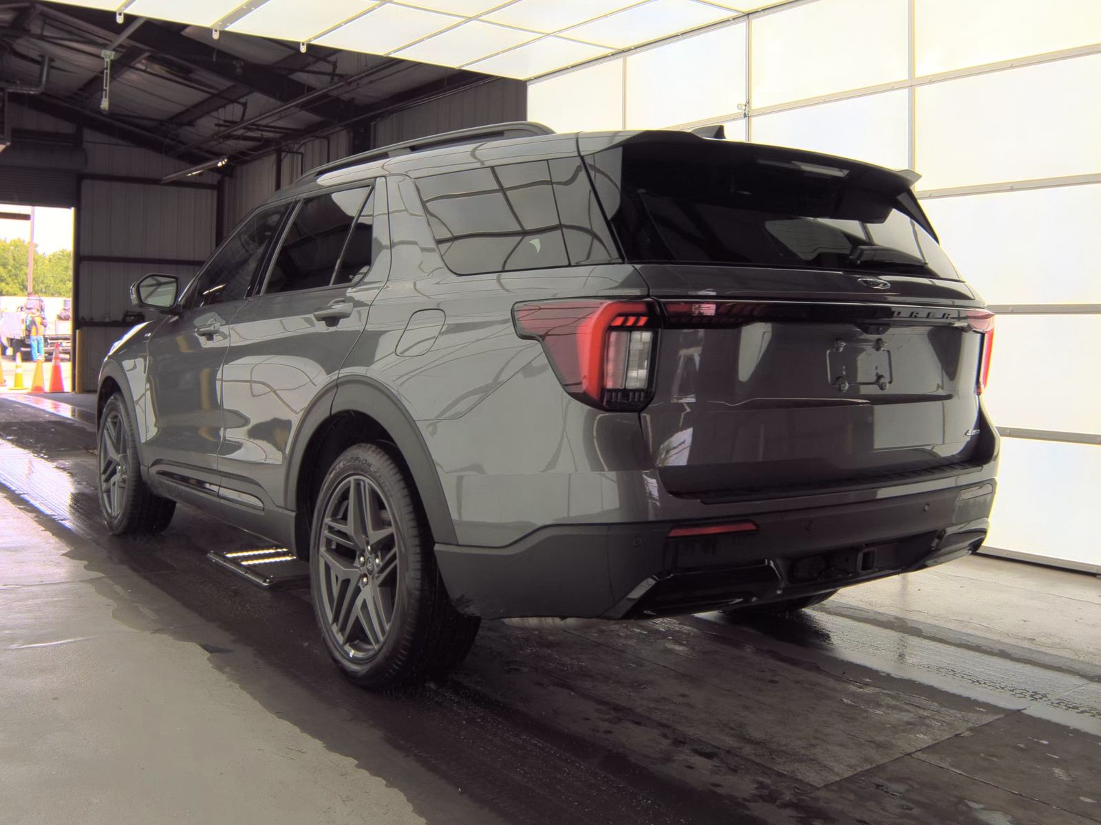 2025 Ford Explorer ST-Line AWD