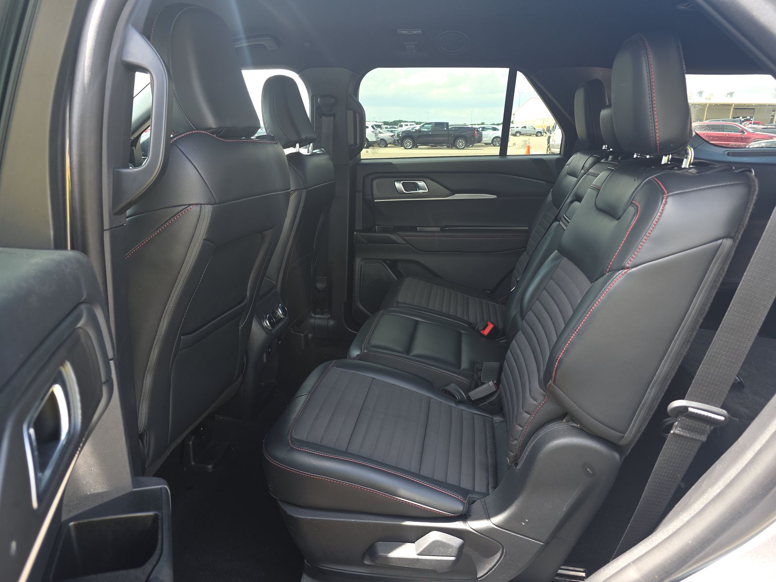 2025 Ford Explorer ST-Line AWD