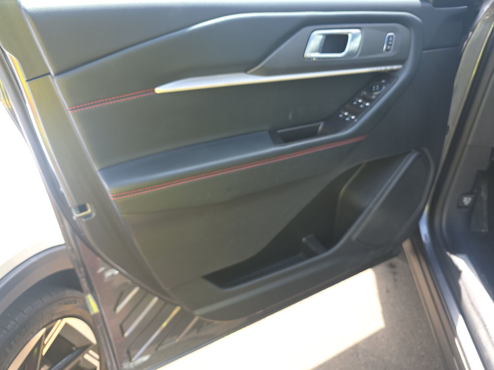 2025 Ford Explorer ST-Line AWD