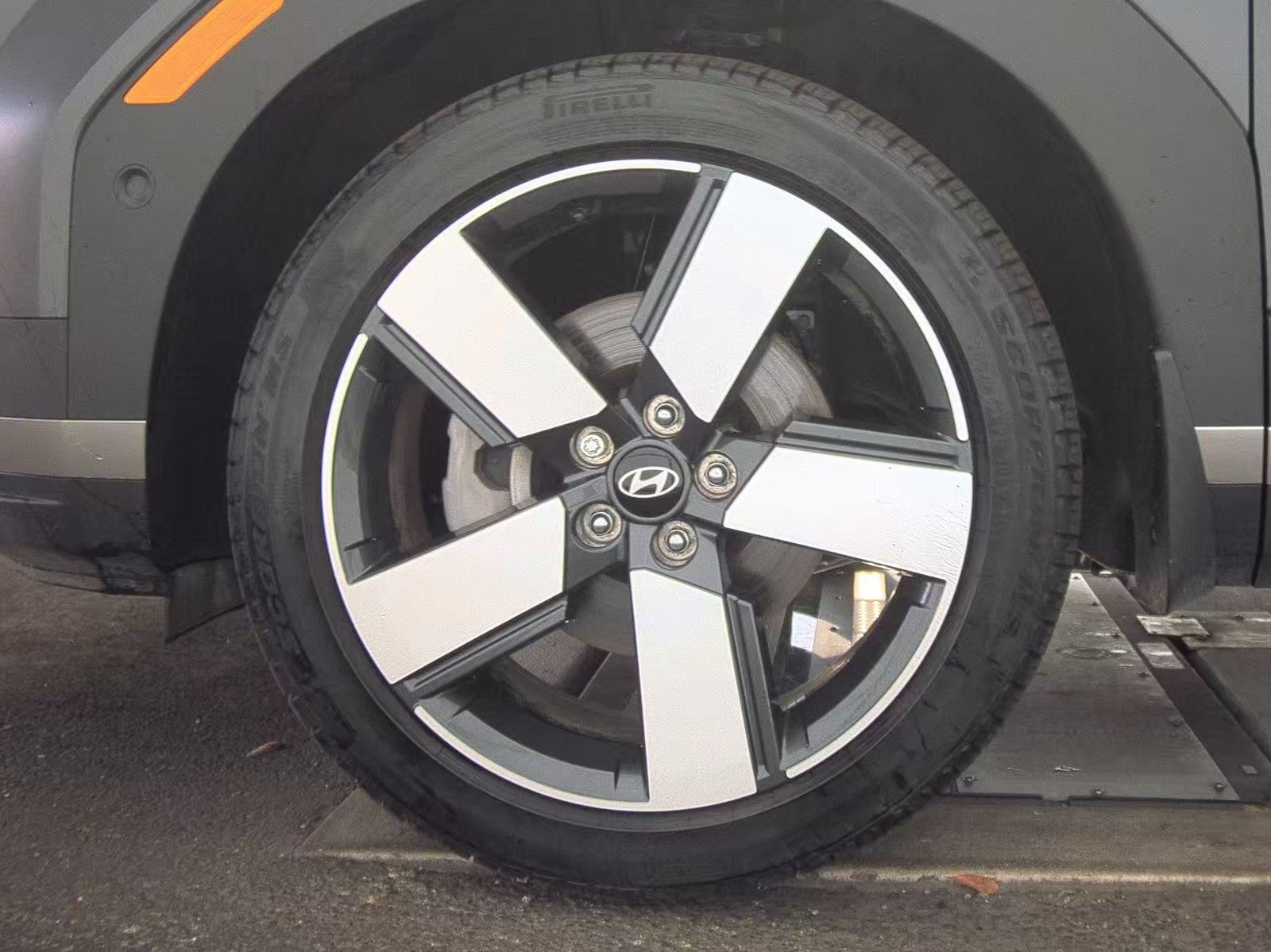 HYUNDAI LIMITED - 10