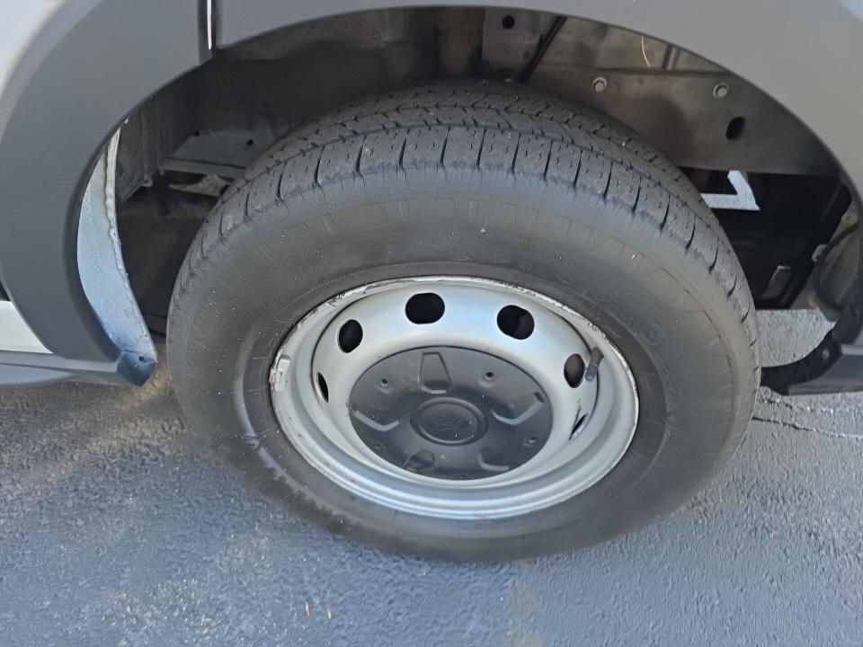 FORD TRANSIT 150 - 10