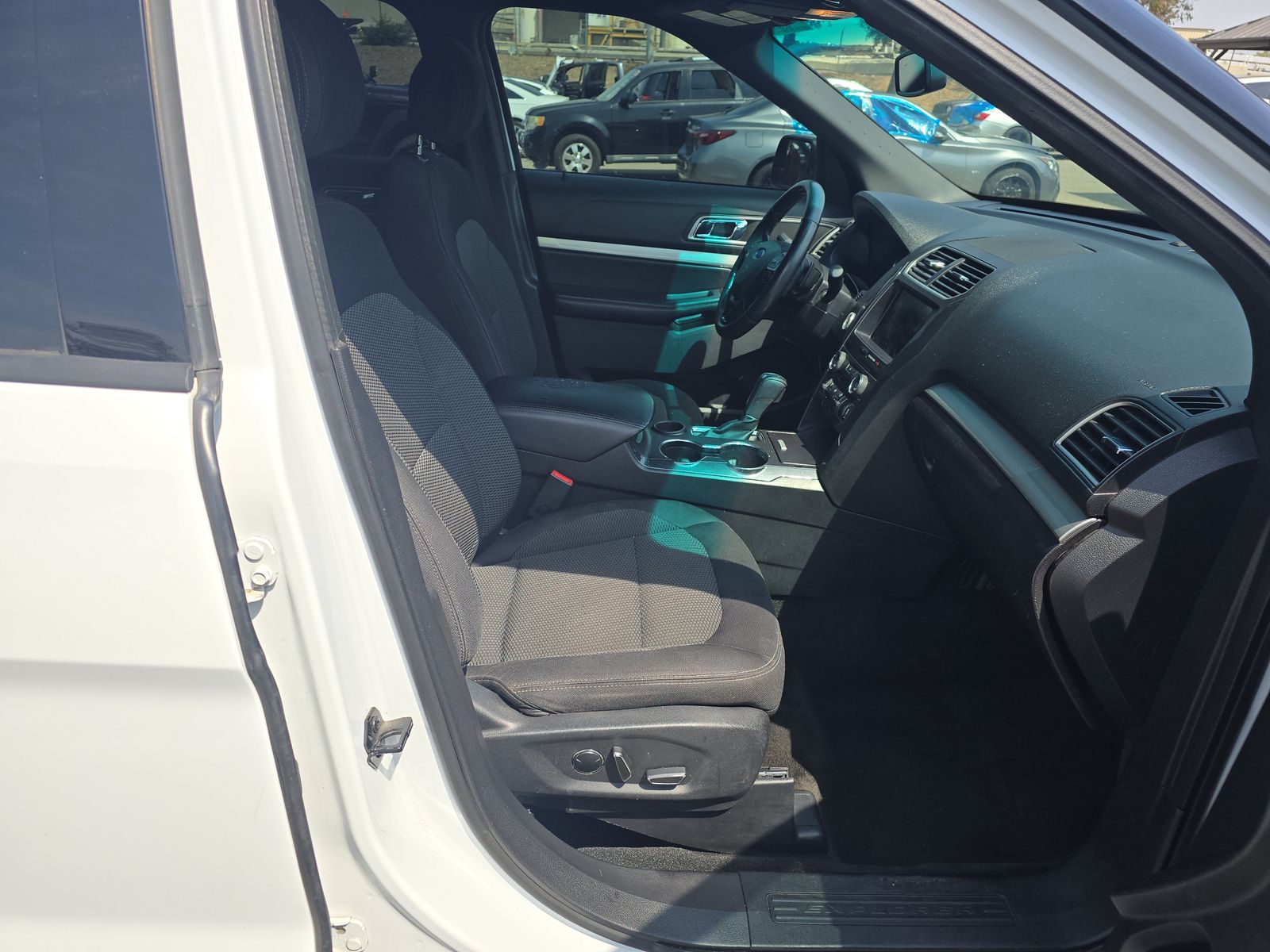 FORD EXPLORER - 9