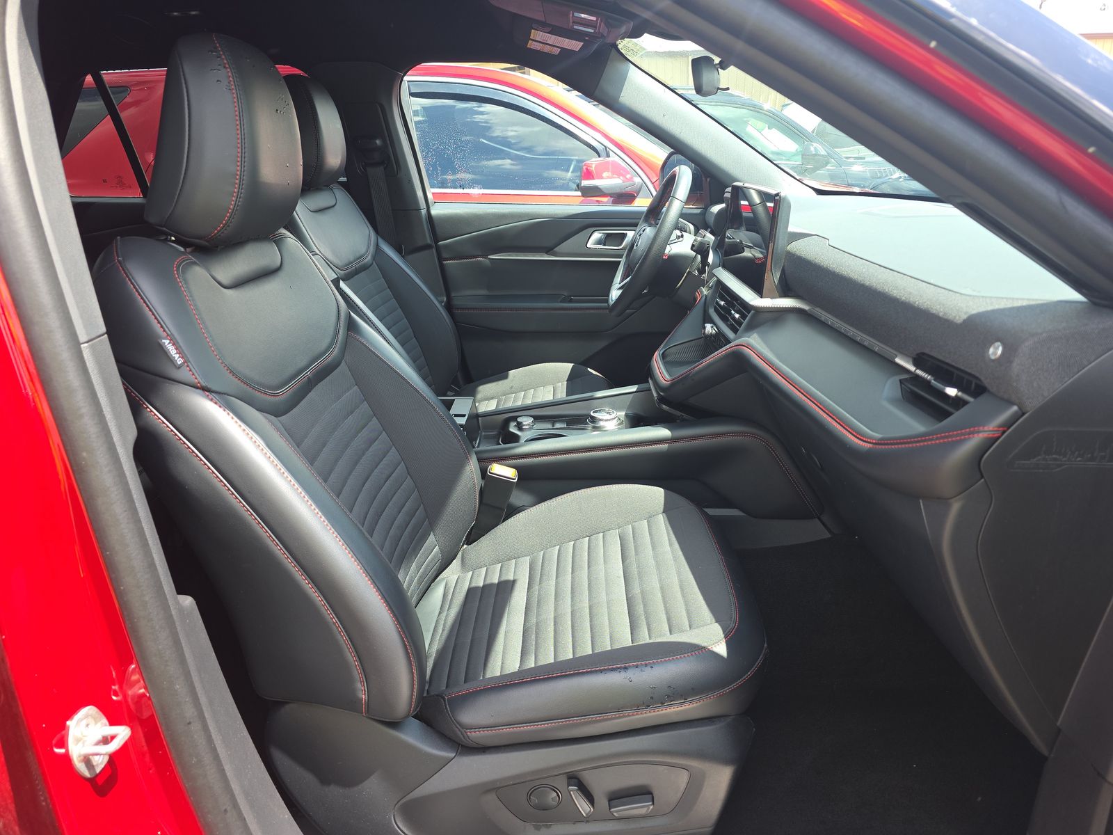 2025 Ford Explorer ST-Line AWD