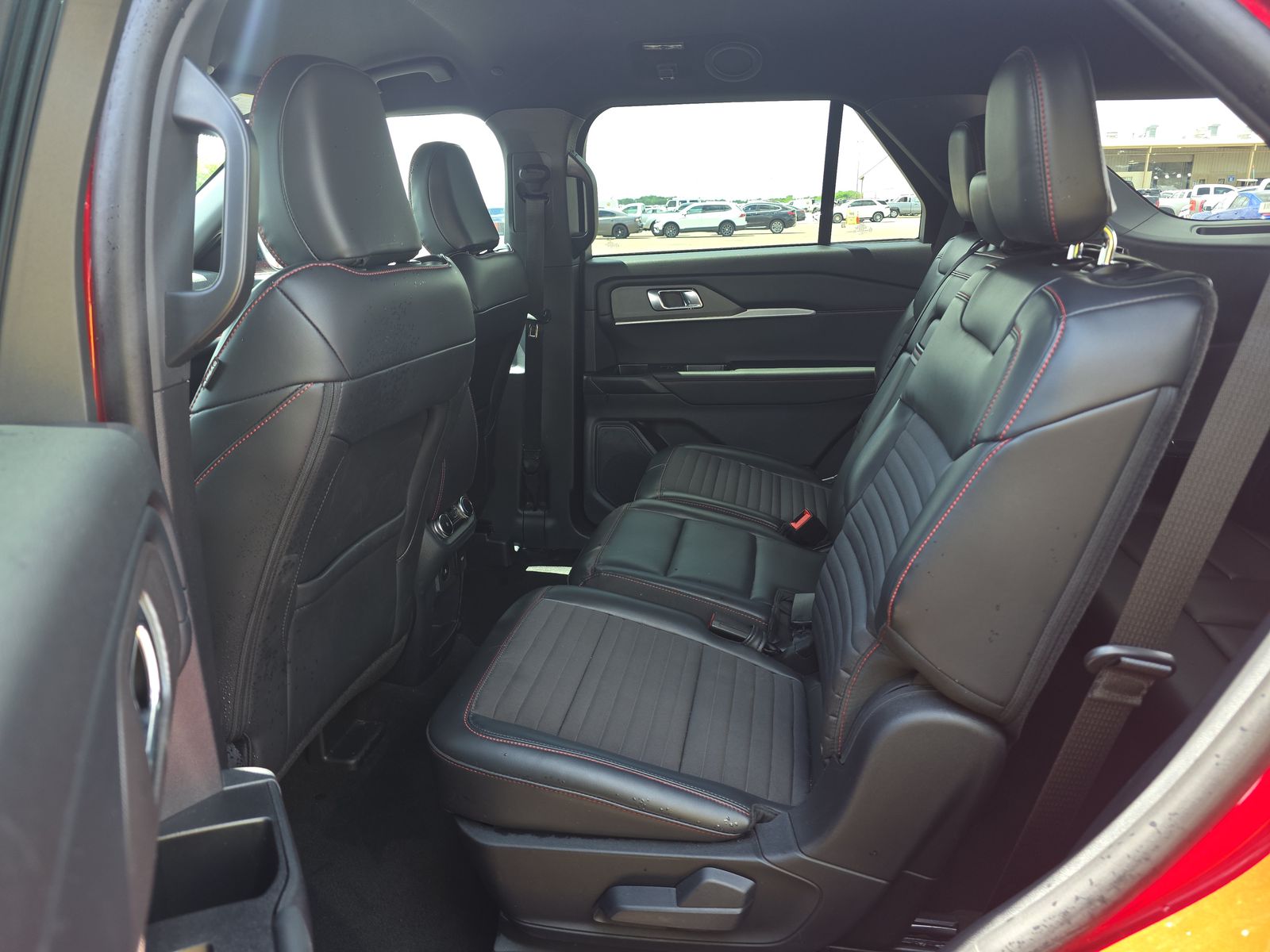 2025 Ford Explorer ST-Line AWD