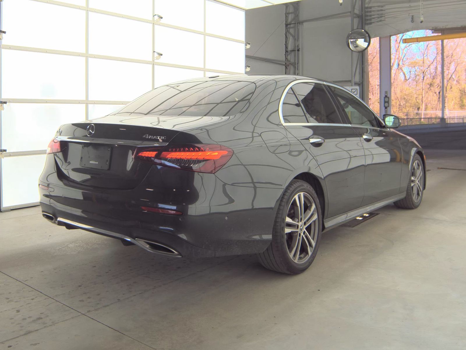 MERCEDES-BENZ E-CLASS - 6