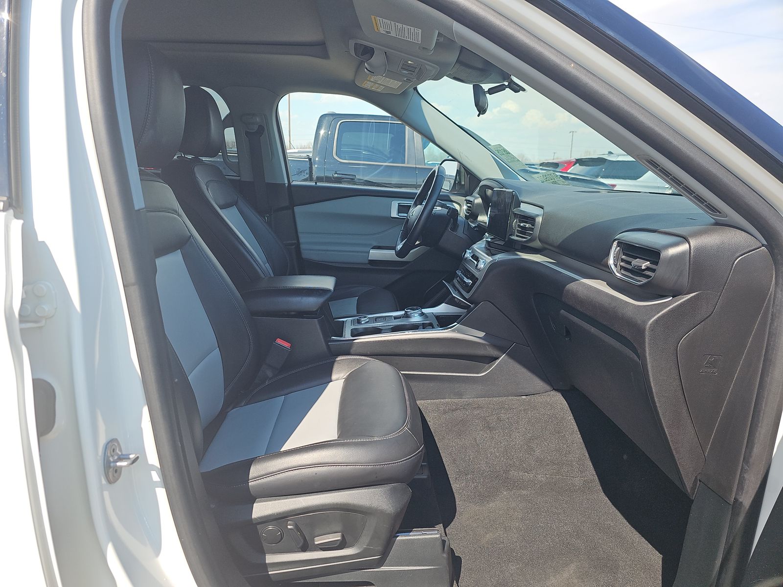 2022 Ford Explorer XLT AWD