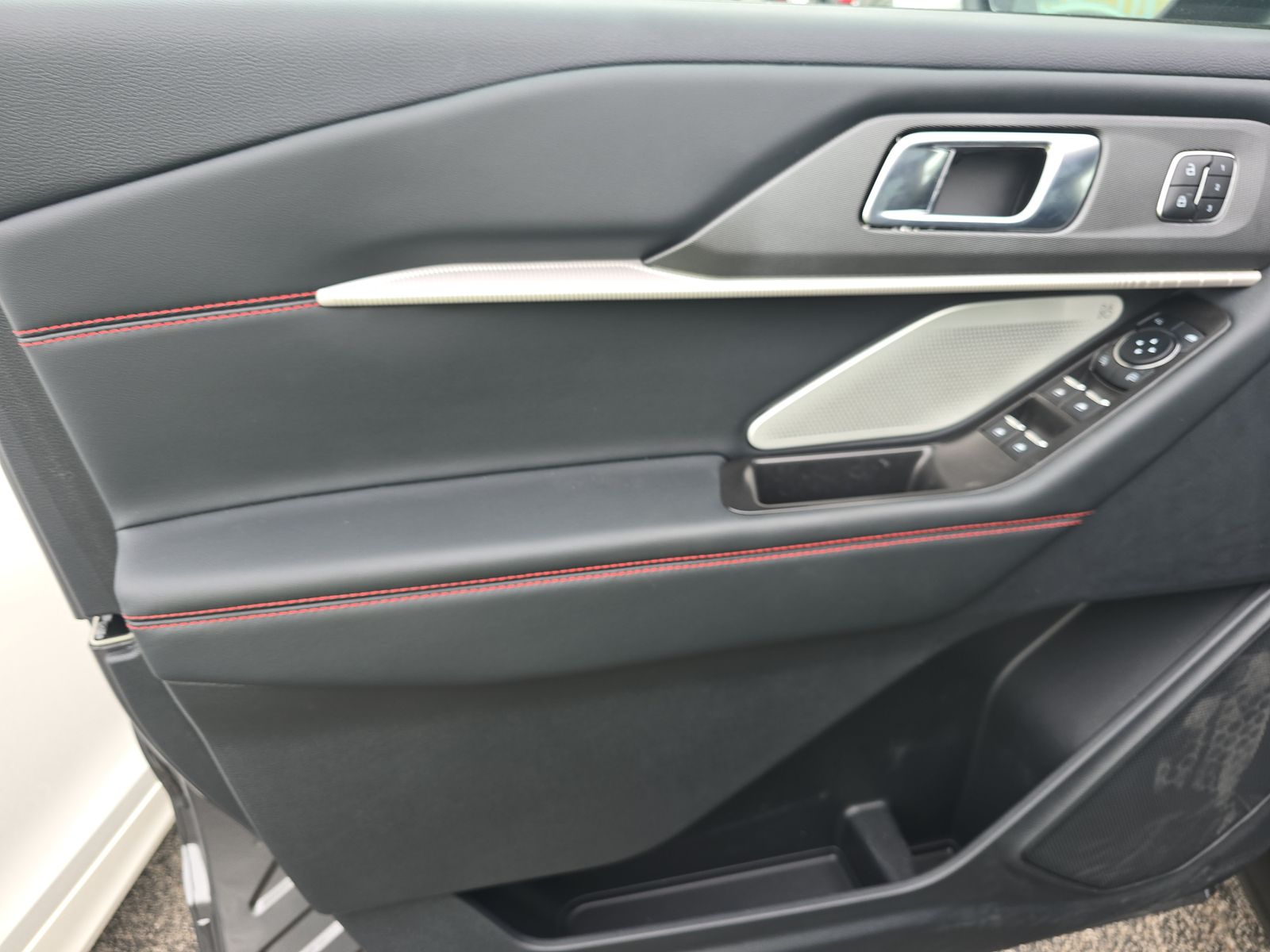 FORD EXPLORER - 10
