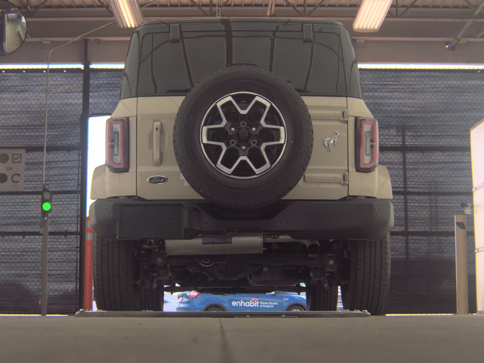 FORD BRONCO - 8