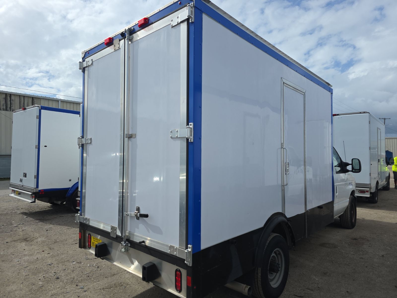 FORD E-350 - 5