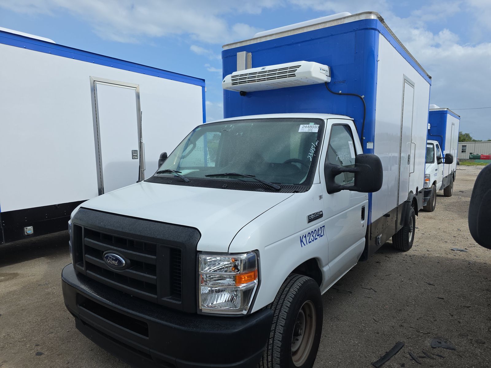 FORD E-350 - 1