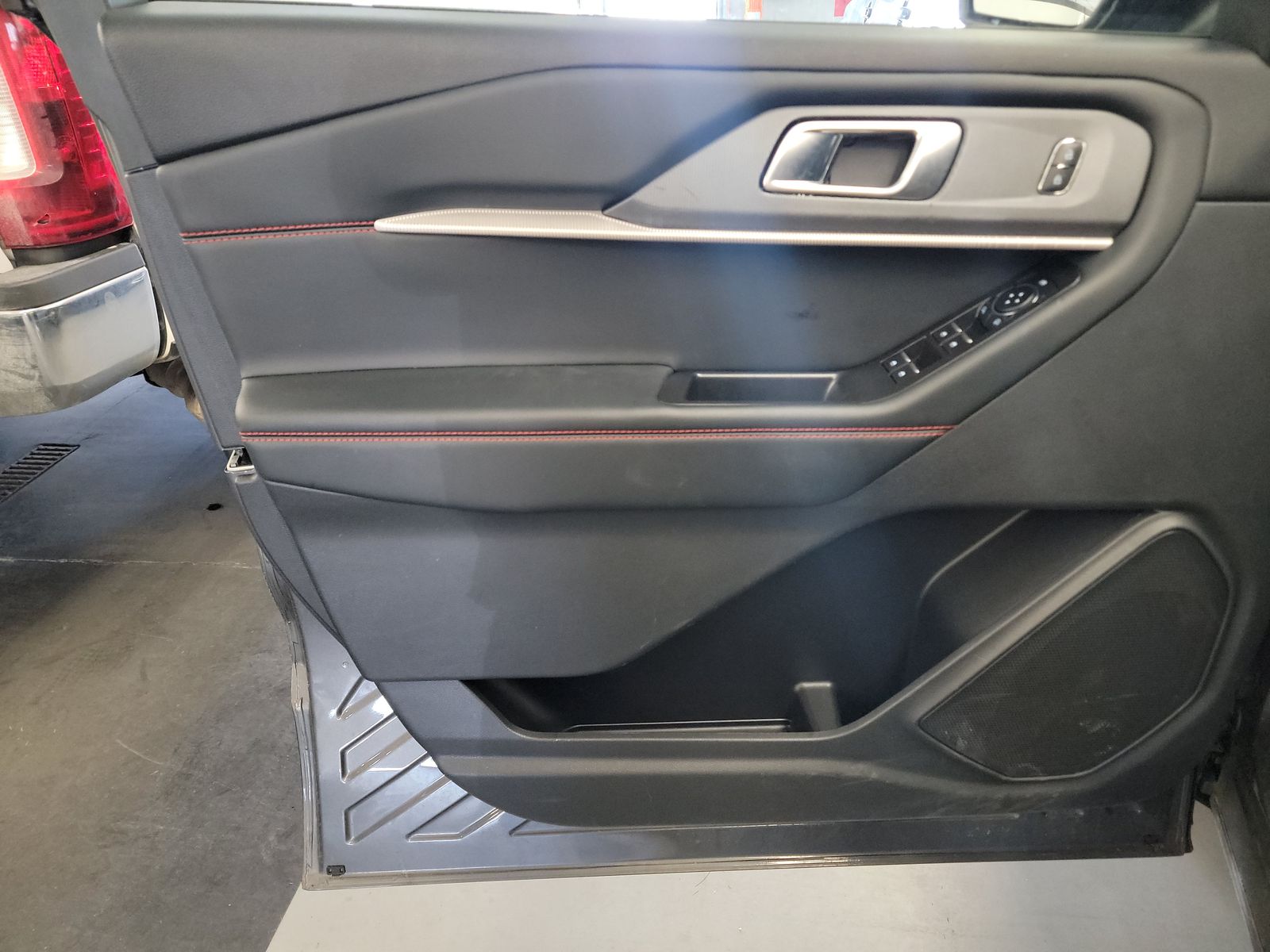 2025 Ford Explorer ST-Line AWD