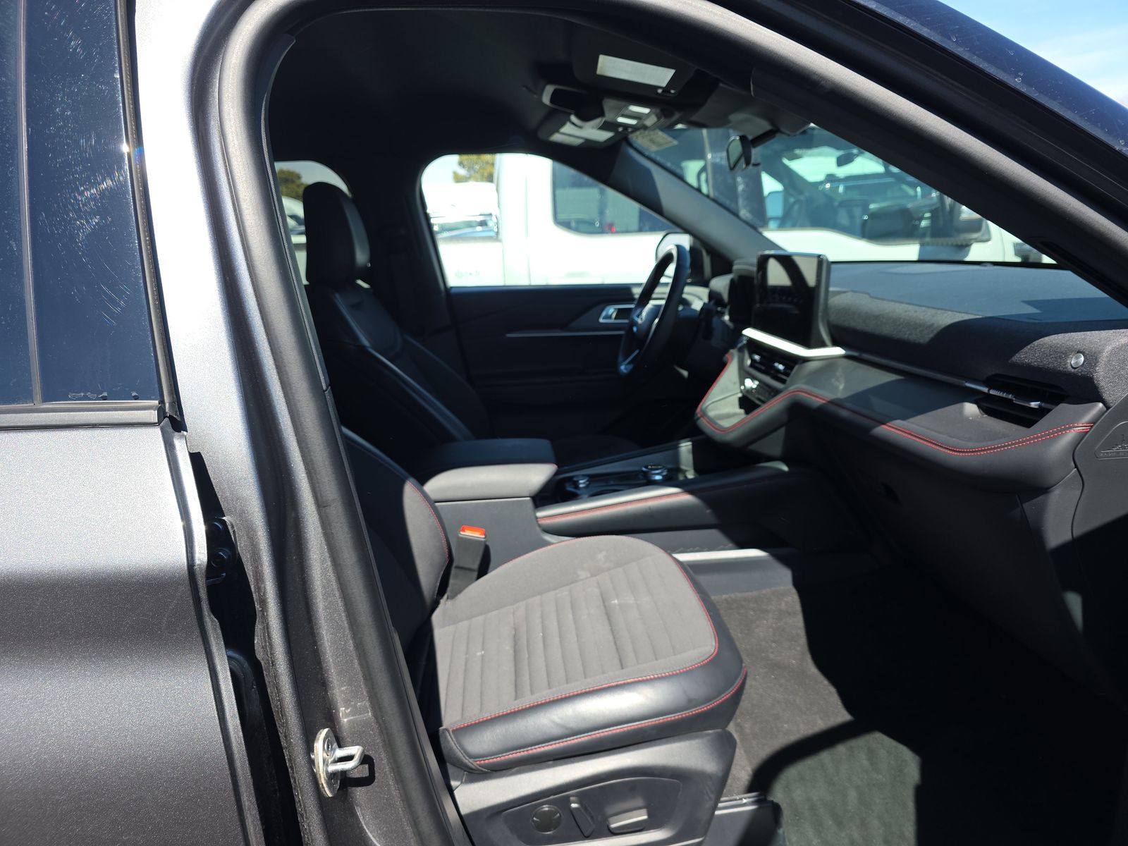 2025 Ford Explorer ST-Line AWD