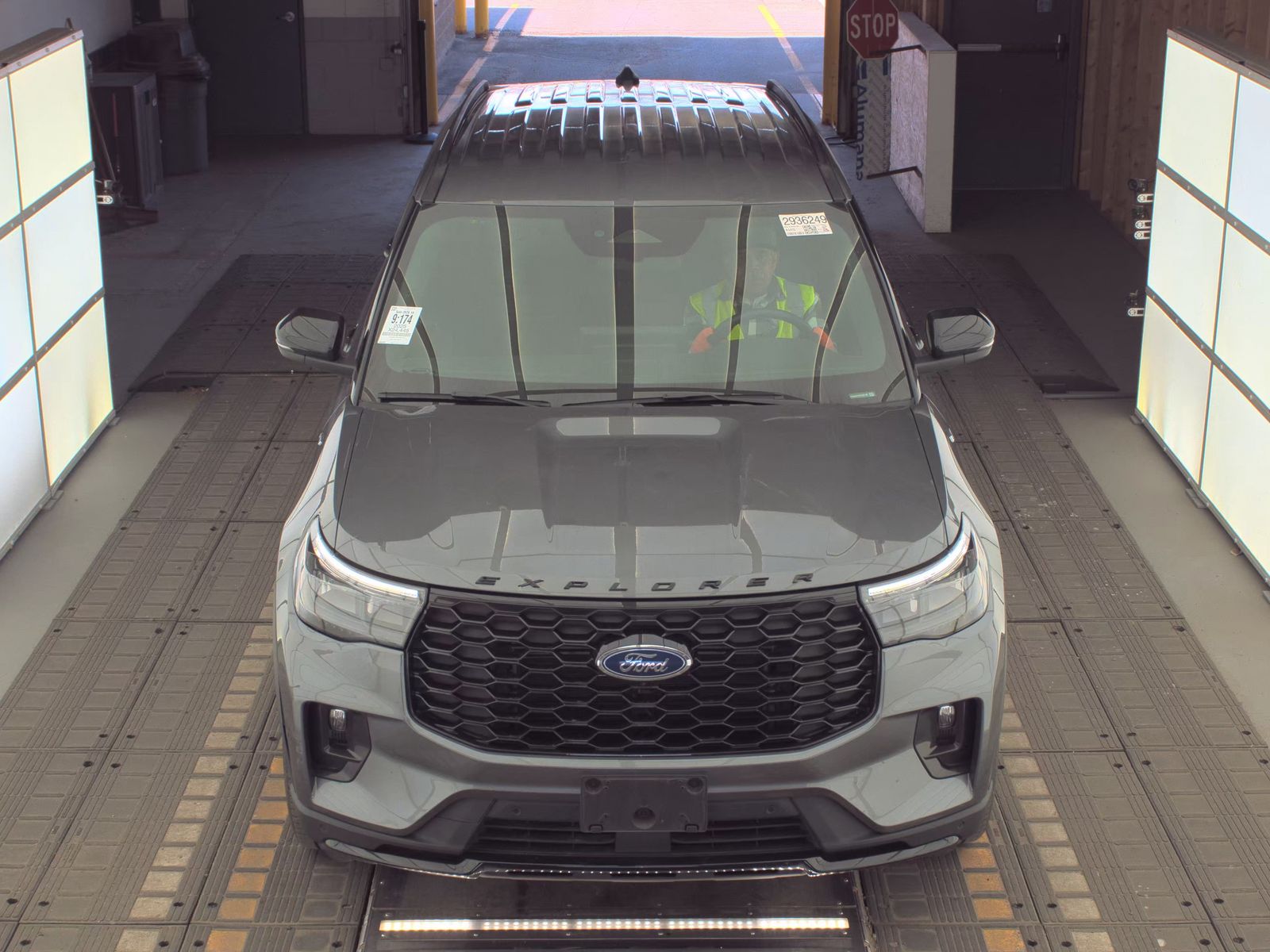 2025 Ford Explorer ST-Line AWD