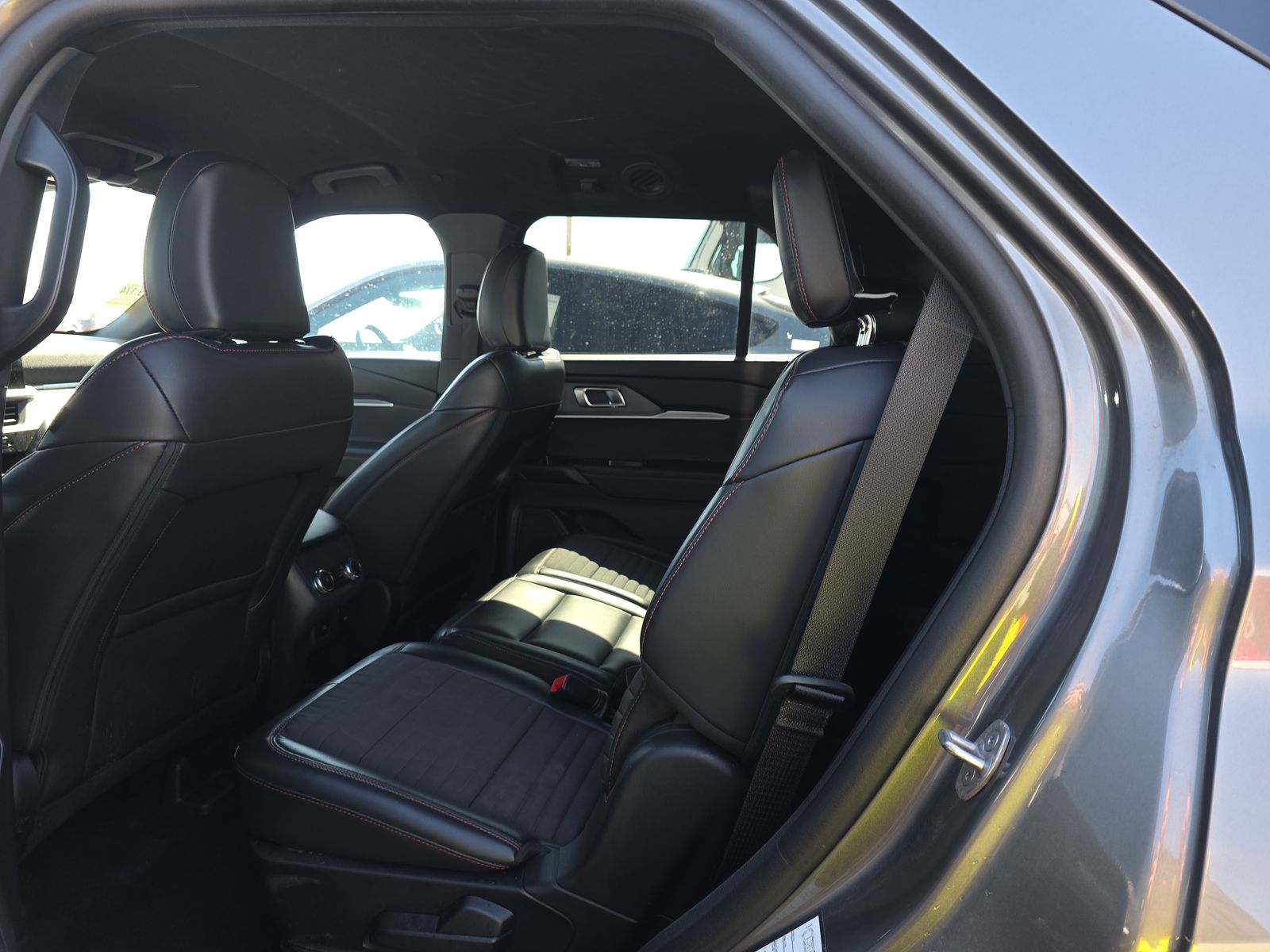 2025 Ford Explorer ST-Line AWD