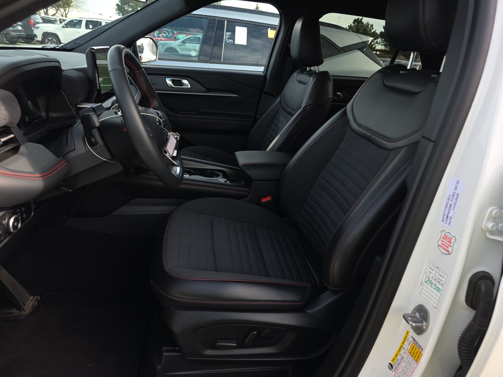 2025 Ford Explorer ST-Line AWD