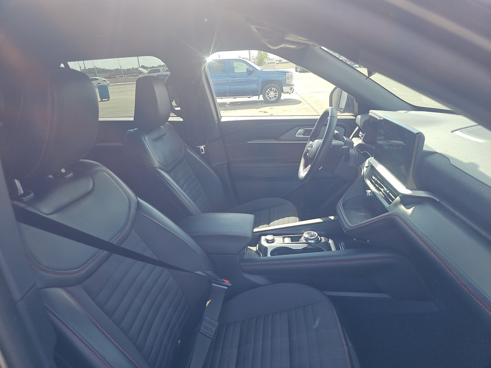 2025 Ford Explorer ST-Line AWD