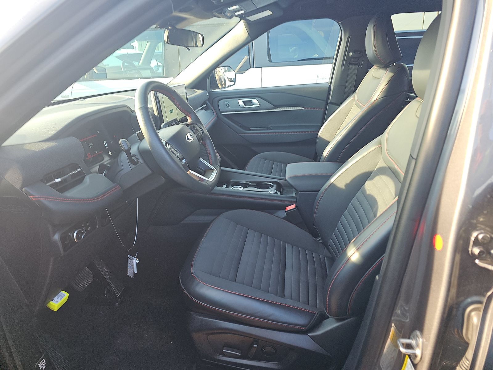 2025 Ford Explorer ST-Line AWD