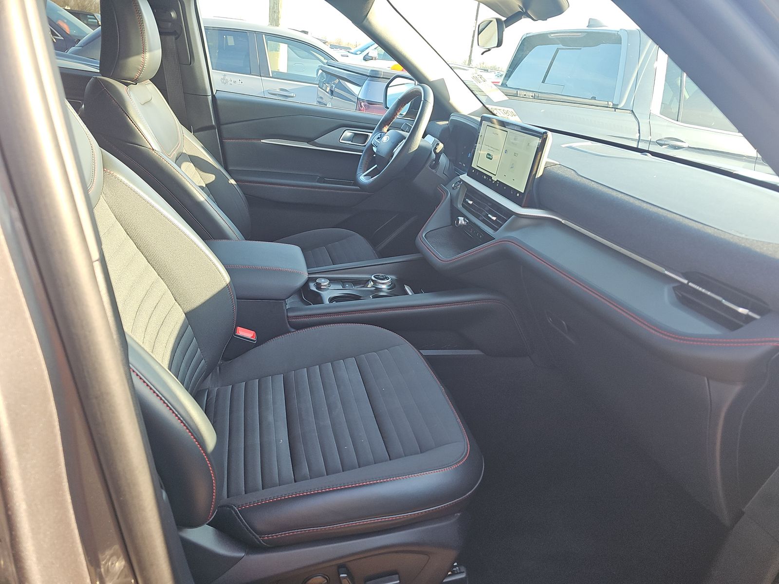 2025 Ford Explorer ST-Line AWD