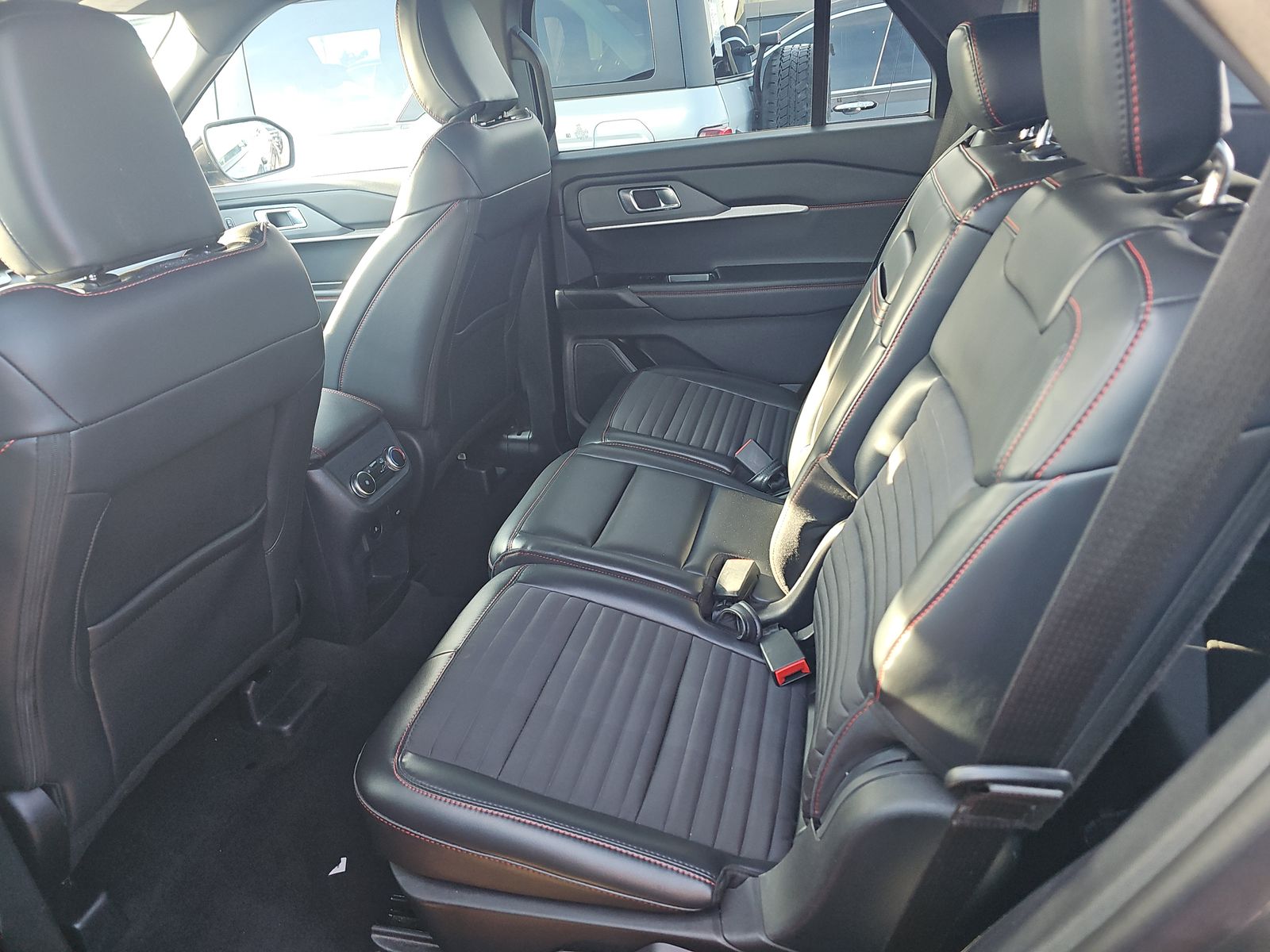 2025 Ford Explorer ST-Line AWD