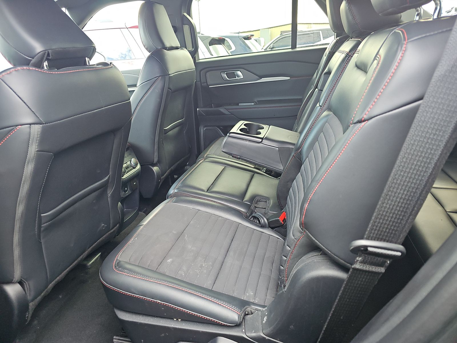 2025 Ford Explorer ST-Line AWD