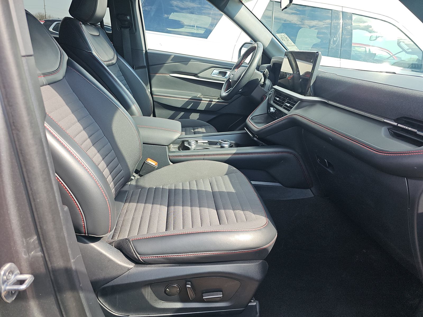 2025 Ford Explorer ST-Line AWD