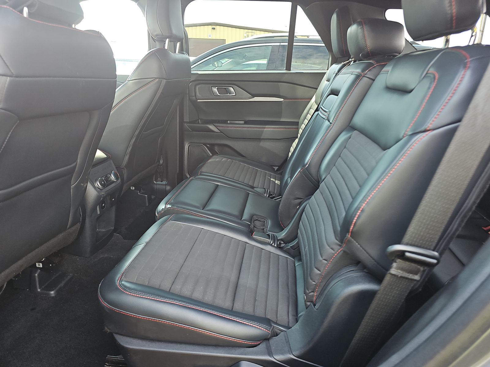 2025 Ford Explorer ST-Line AWD