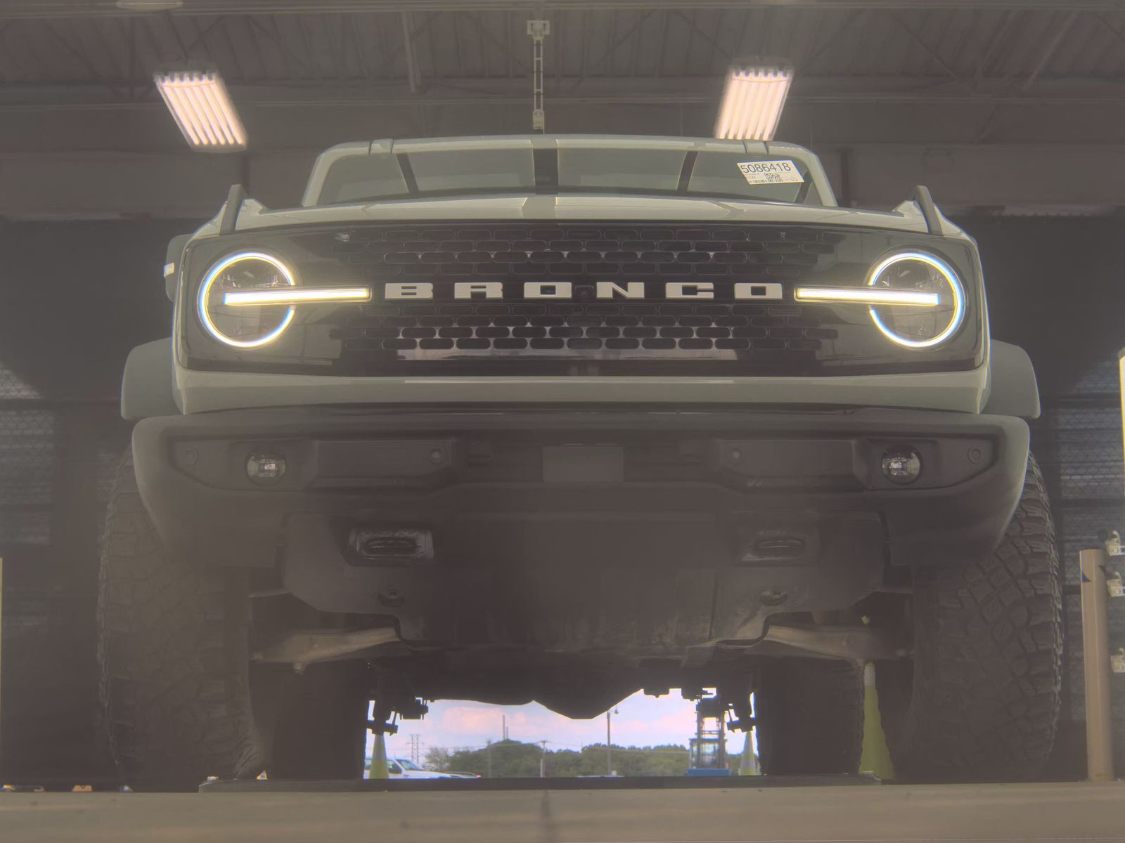 FORD BRONCO - 4
