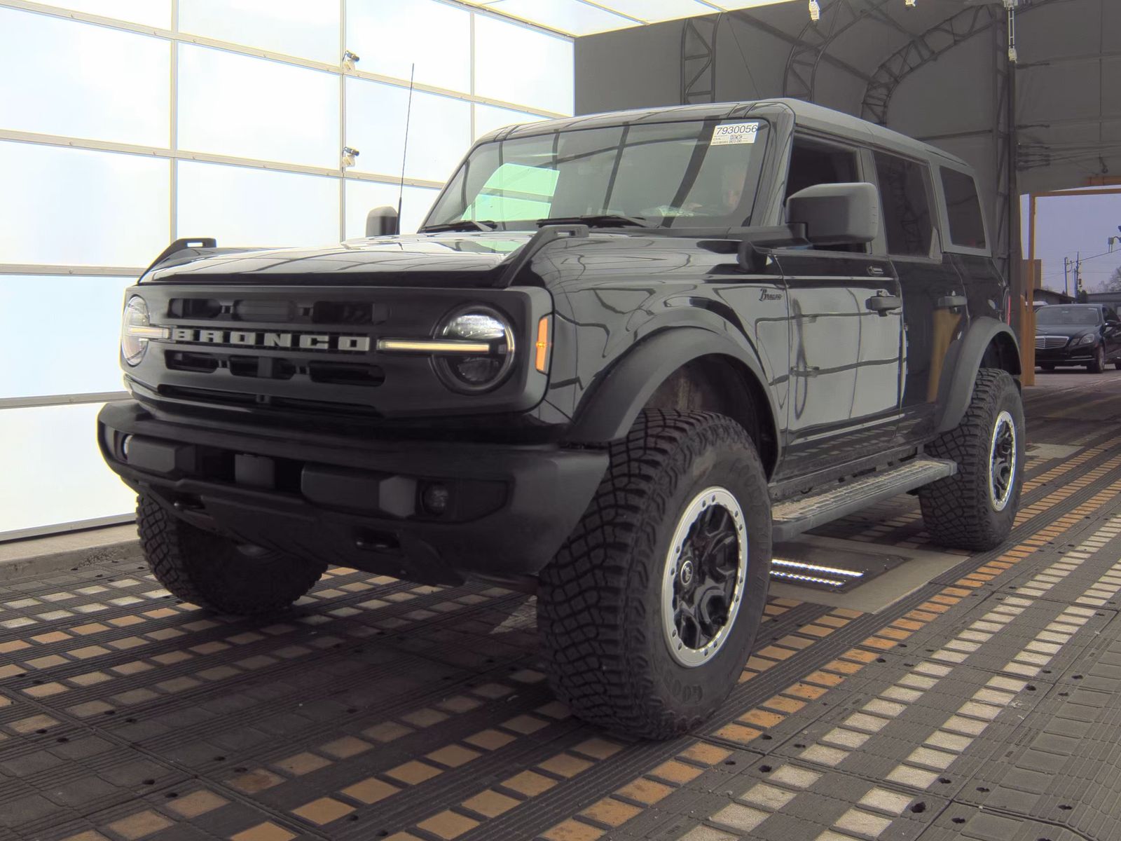 FORD BRONCO - 1