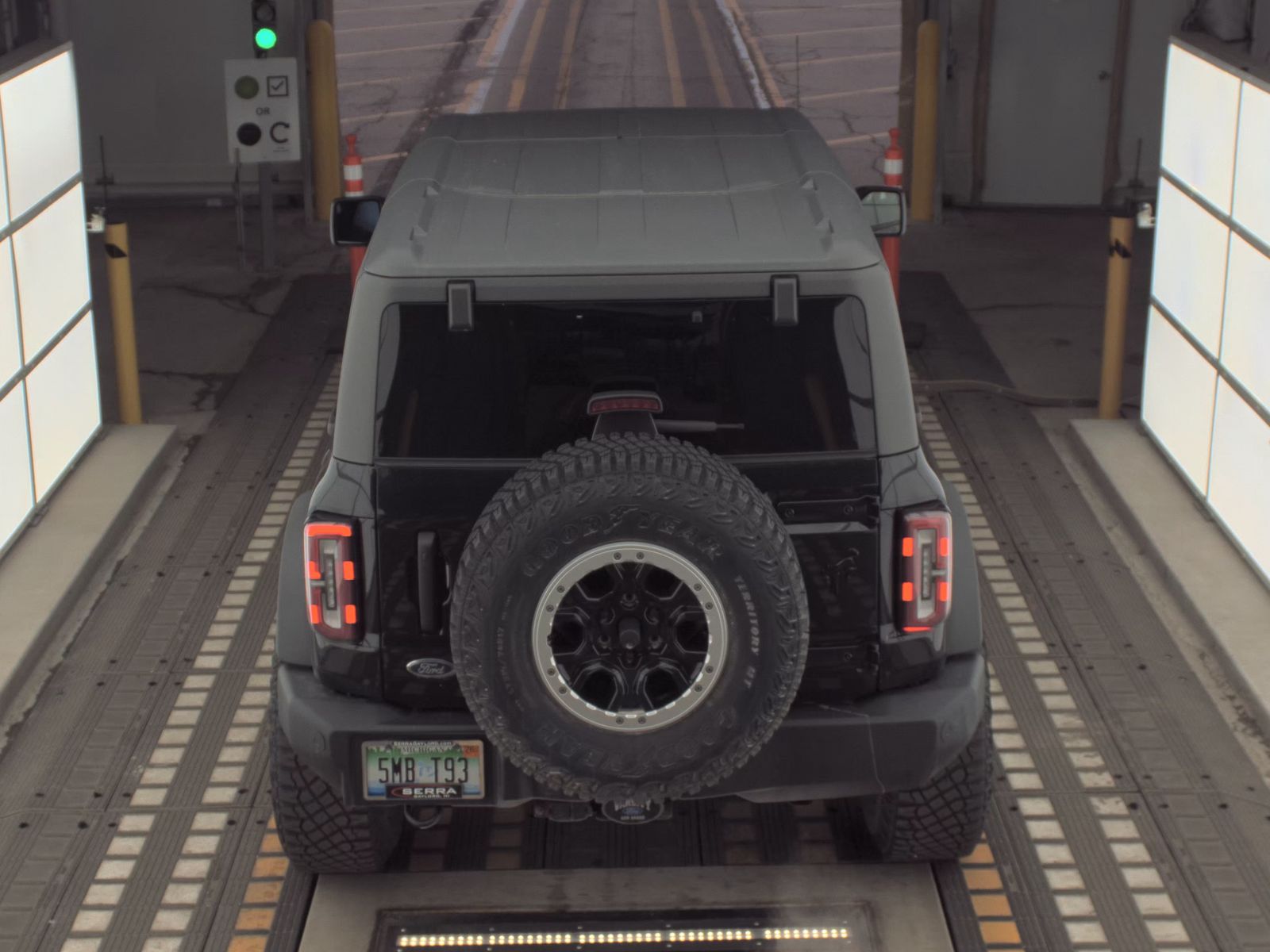 FORD BRONCO - 7