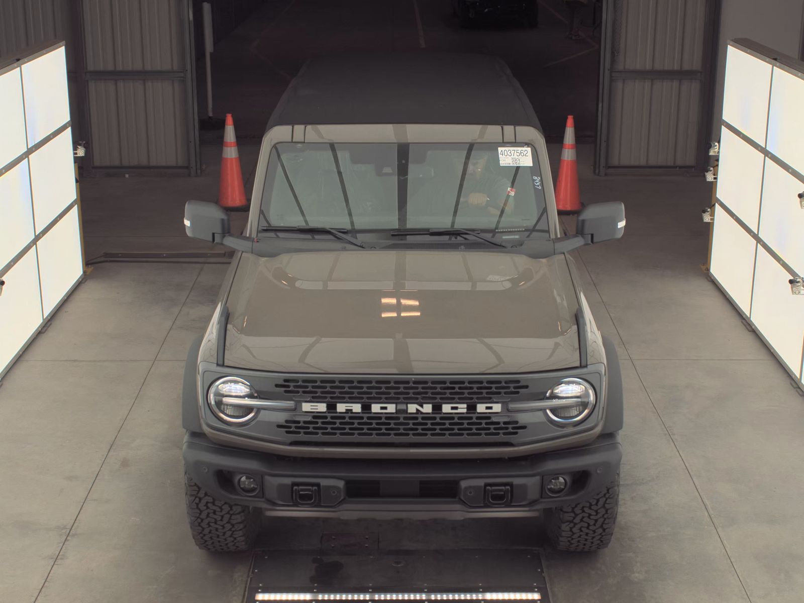 FORD BRONCO - 3