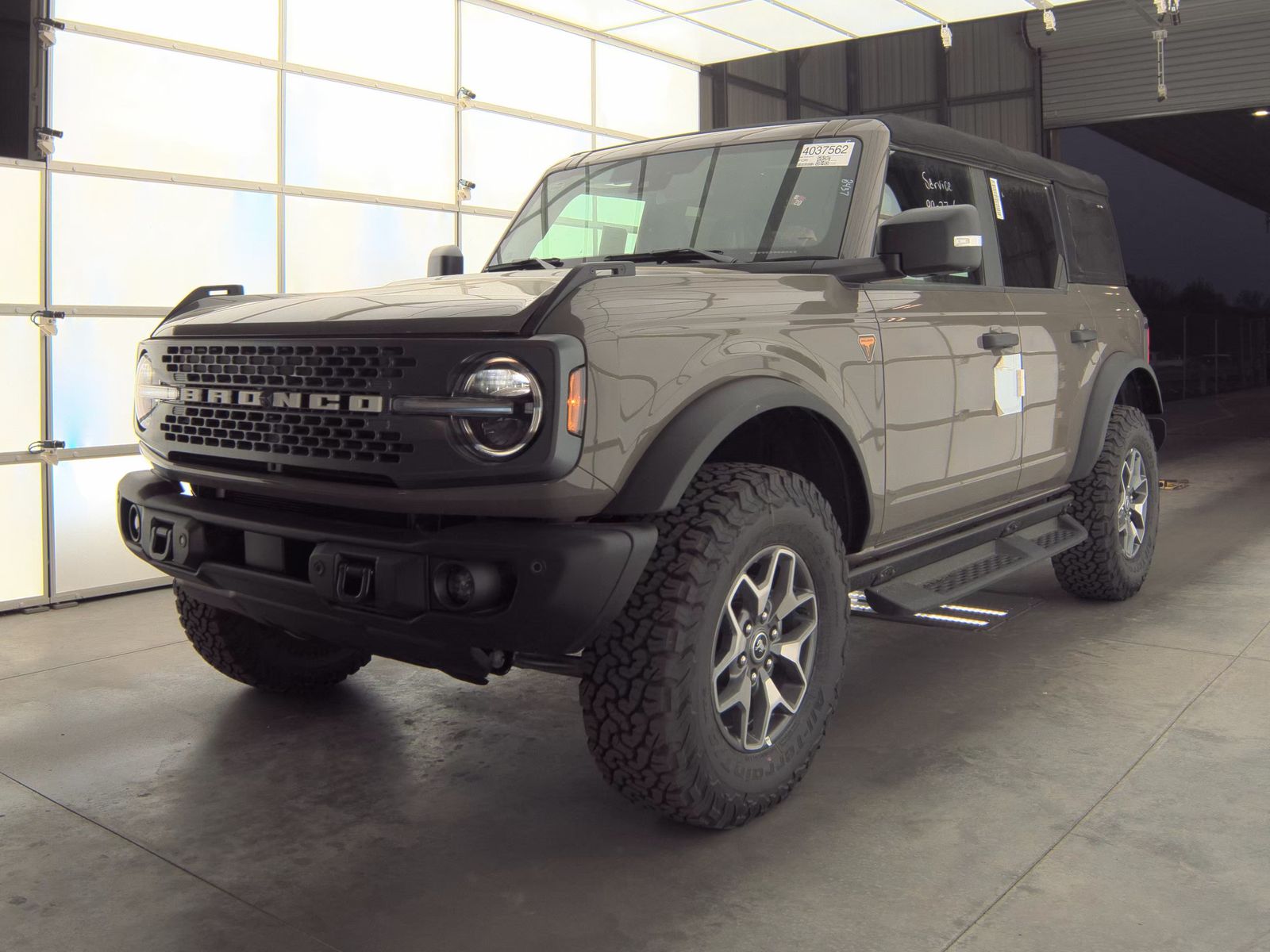 FORD BRONCO - 1