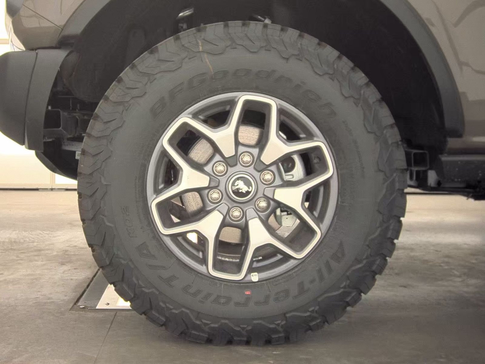 FORD BRONCO - 10