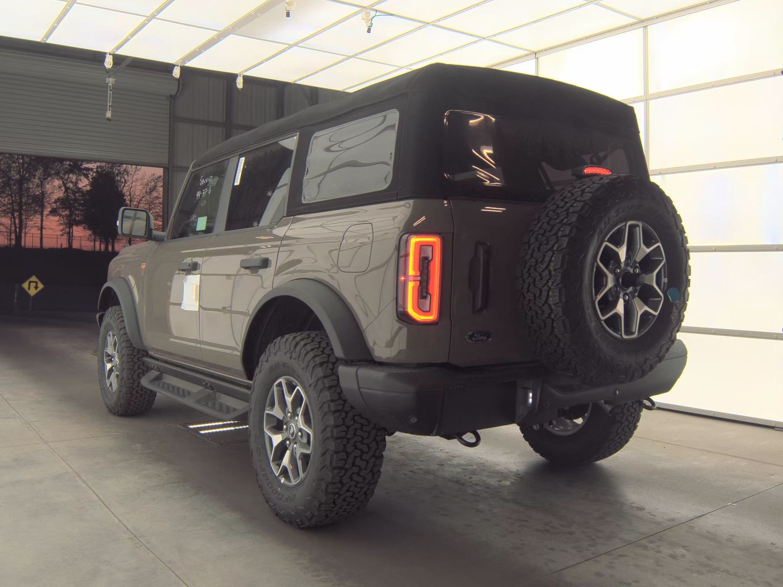FORD BRONCO - 9