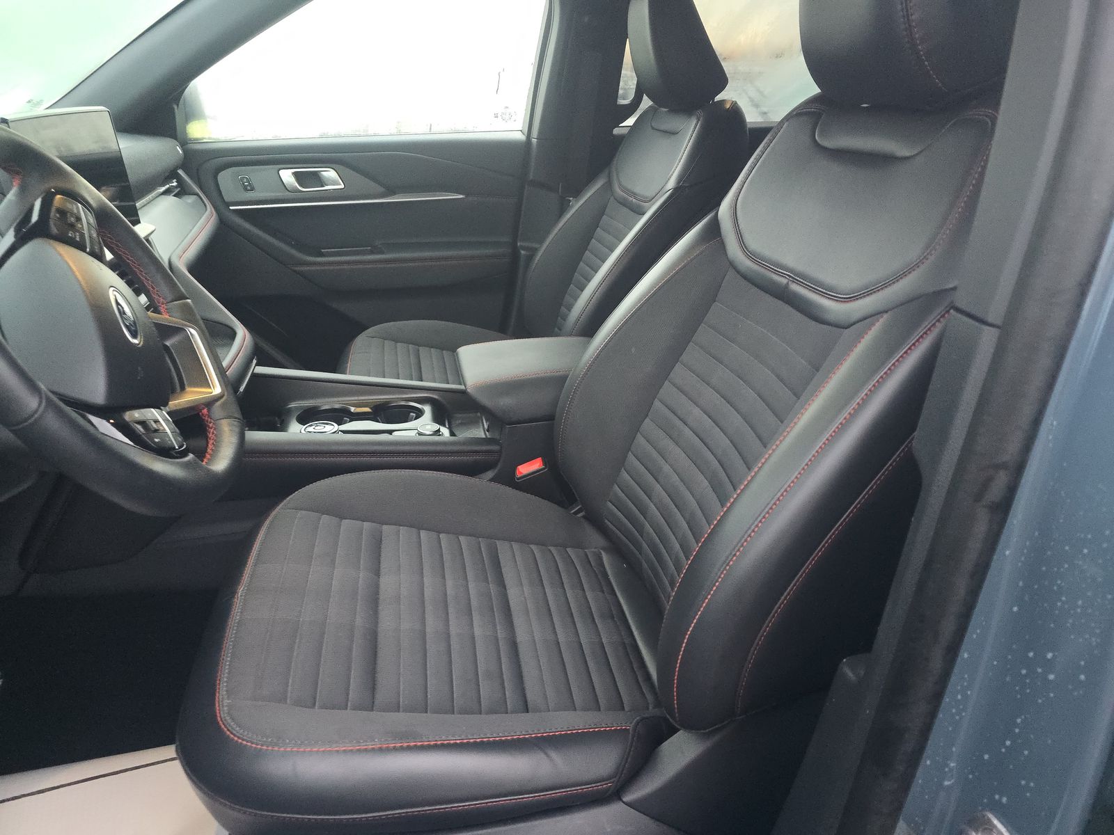 2025 Ford Explorer ST-Line AWD