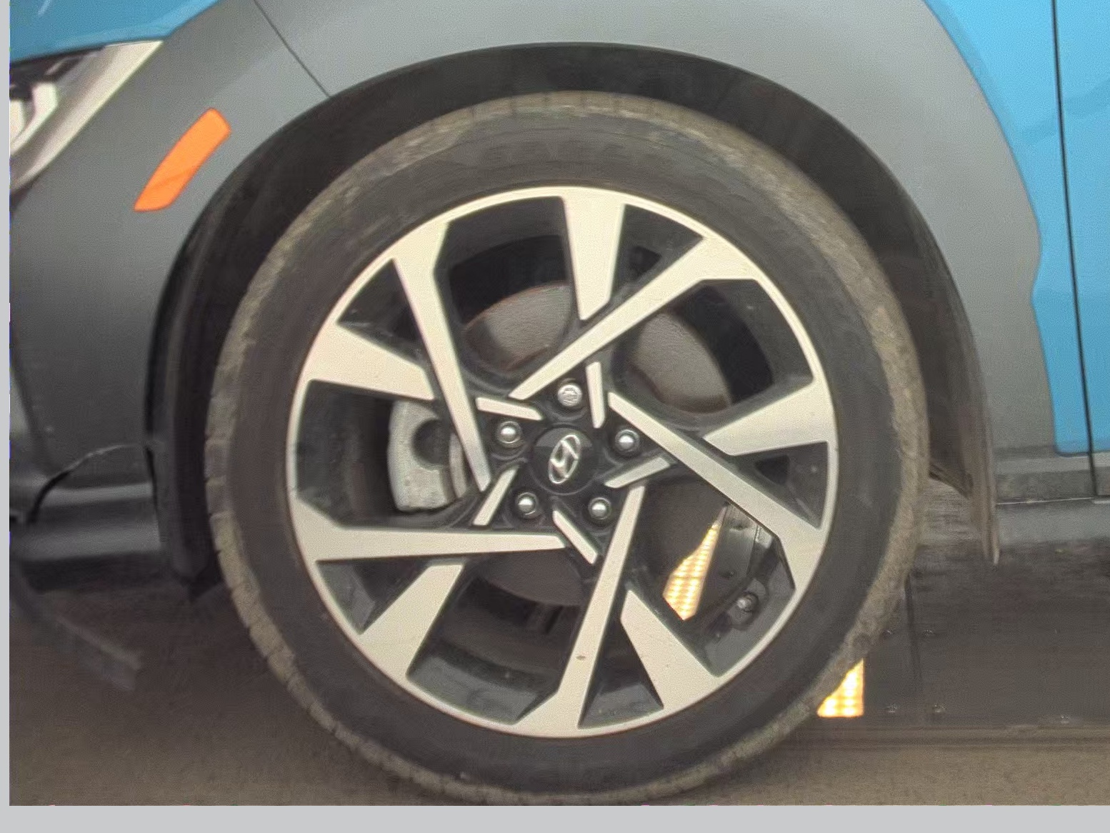 HYUNDAI LIMITED - 10