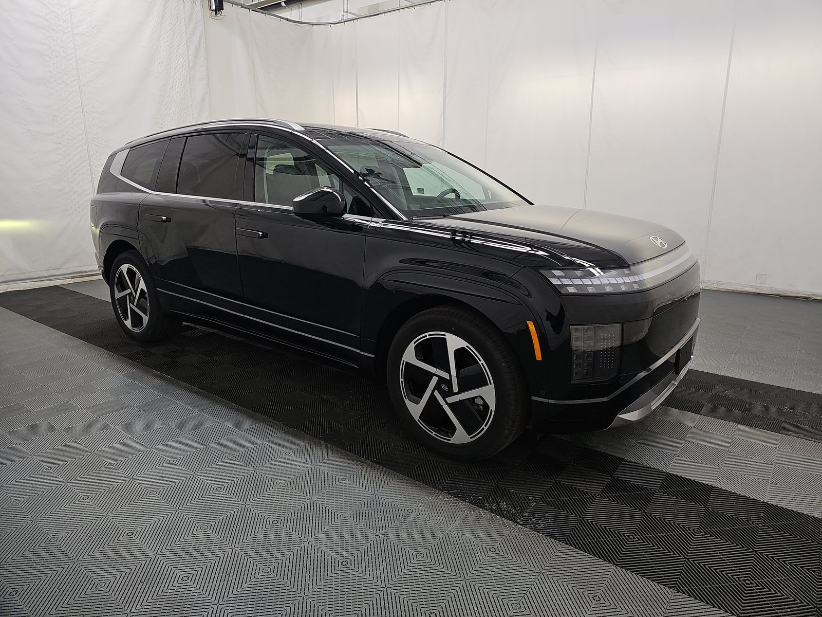 HYUNDAI PERF LTD - 4