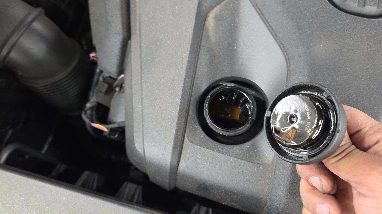 2023 Porsche Macan Base AWD