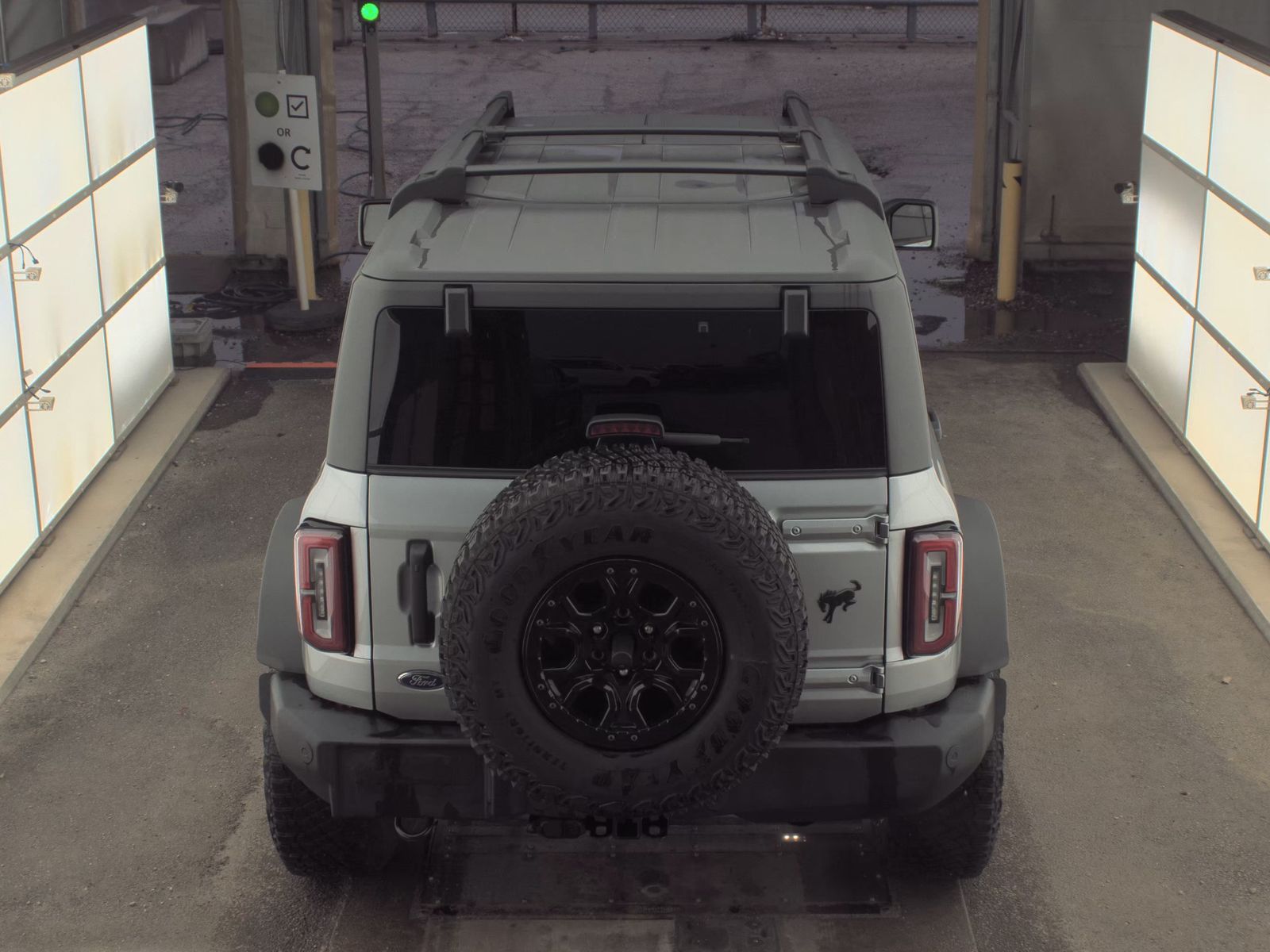 FORD BRONCO - 7